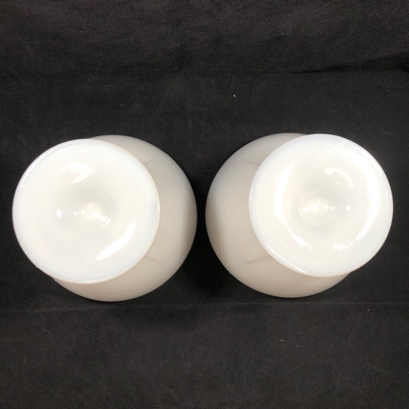 3 MILK GLASS PEDESTAL BOWLS/CANDY DISHES. 2 ROUND BOTTOM/1 SQUARE BOTTOM - Picture 9 of 13